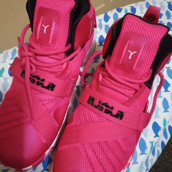 Sneakers - Picture 2 of 2